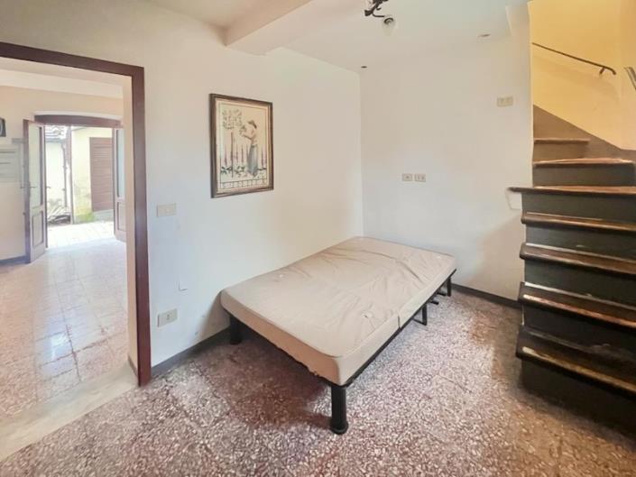 Image No.12-2 Bed House for sale