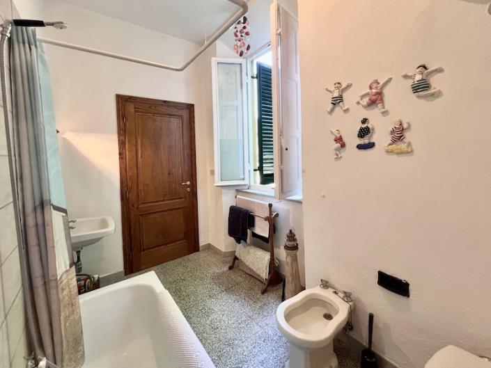 Image No.19-2 Bed Apartment for sale