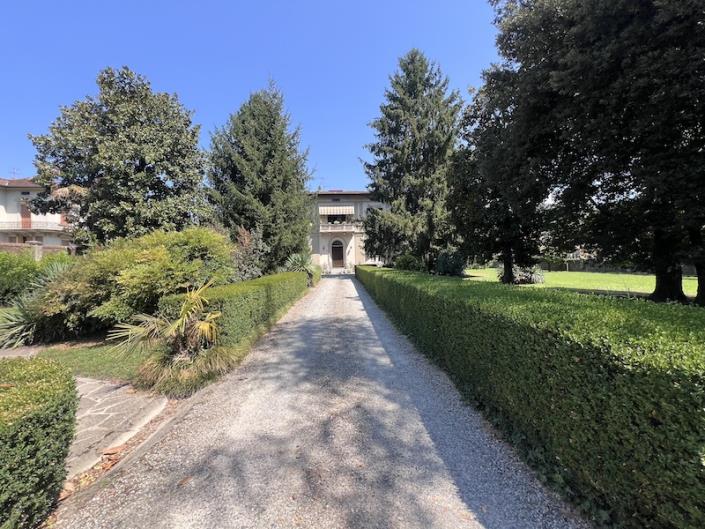 Image No.34-6 Bed Villa / Detached for sale