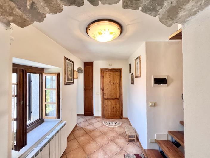 Image No.20-1 Bed House for sale