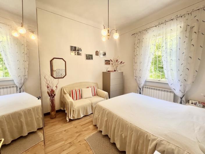 Image No.4-2 Bed House for sale