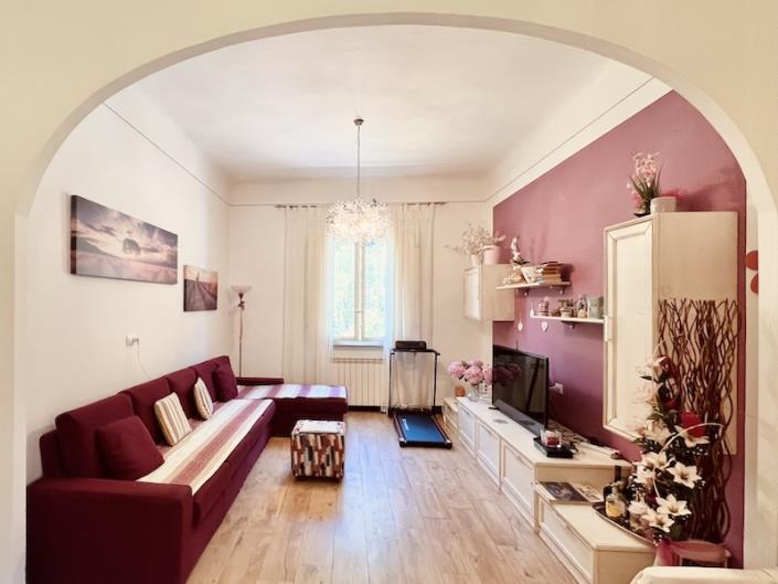 Image No.10-2 Bed House for sale