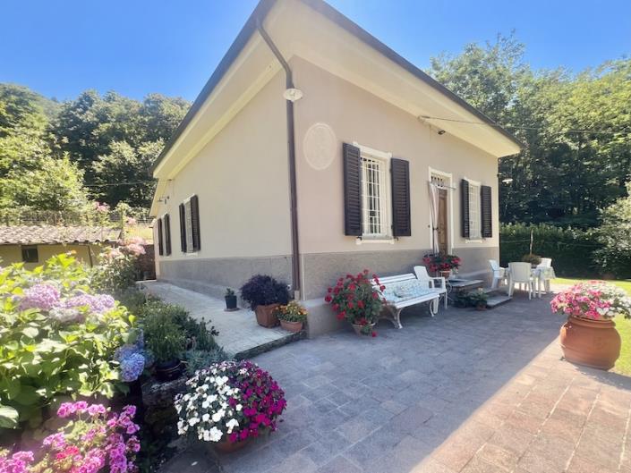 Image No.9-2 Bed House for sale