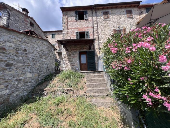 Image No.12-1 Bed House for sale