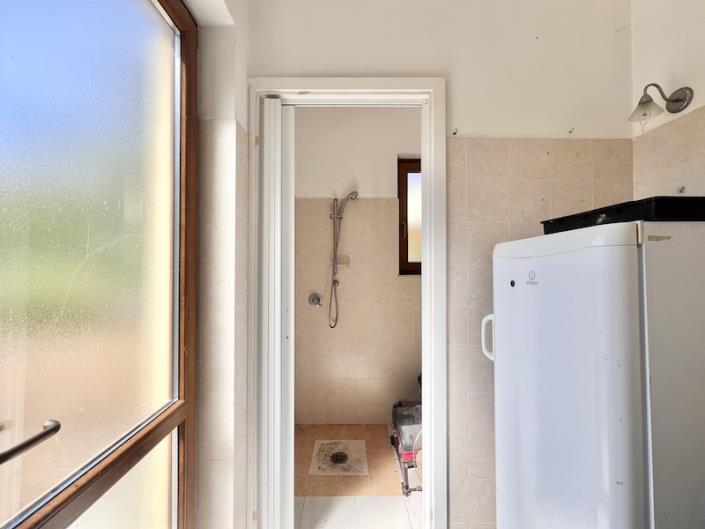 Image No.5-2 Bed Commercial for sale