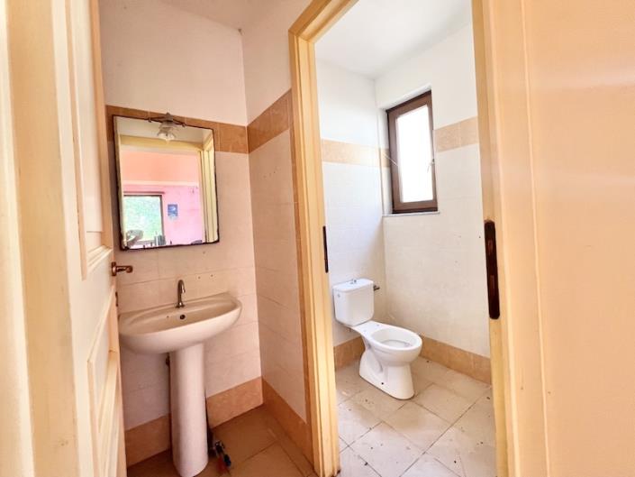 Image No.14-2 Bed Commercial for sale