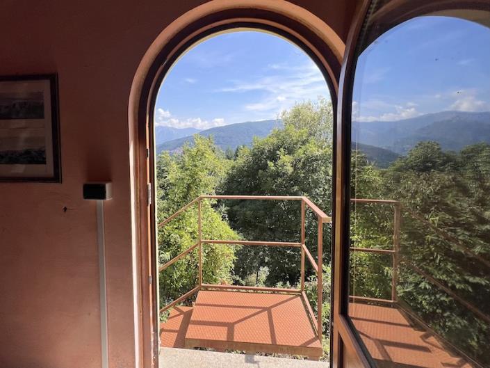 Image No.31-2 Bed Commercial for sale