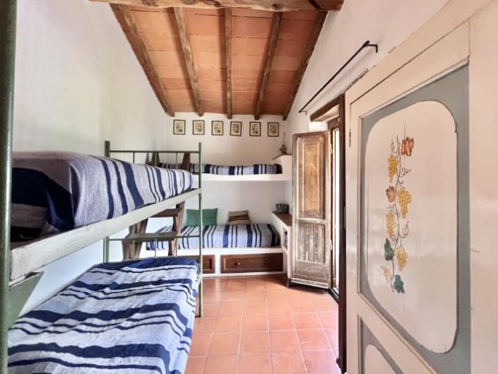 Image No.13-2 Bed House for sale