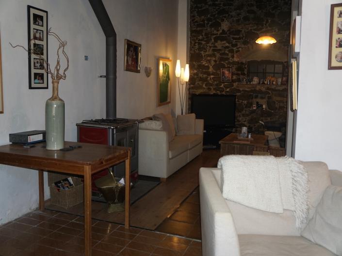 Image No.9-6 Bed House for sale