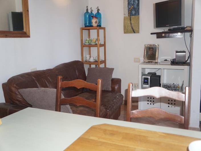 Image No.14-6 Bed House for sale