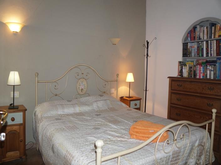 Image No.18-6 Bed House for sale