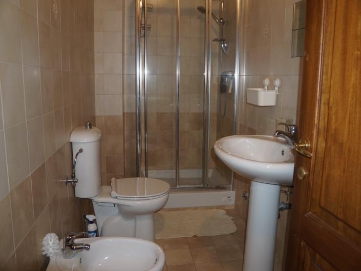 Image No.26-6 Bed House for sale