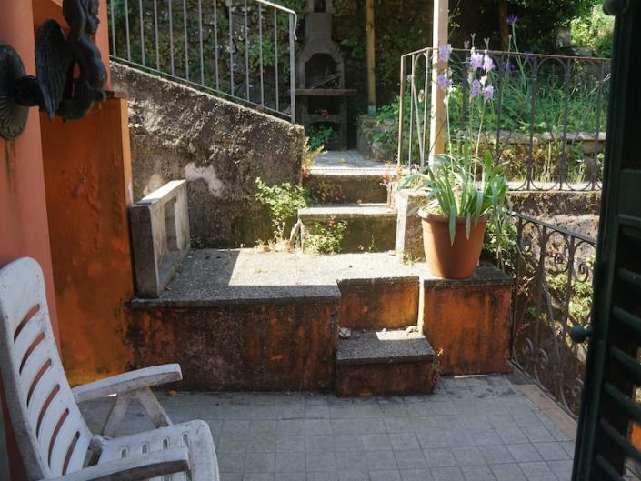 Image No.30-6 Bed House for sale