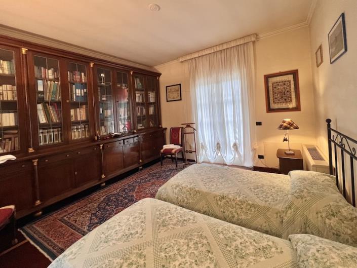 Image No.11-5 Bed Villa for sale