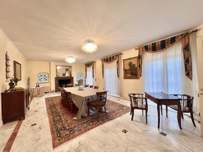 Image No.40-5 Bed Villa for sale