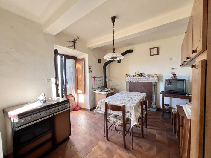 Image No.15-2 Bed Semi-Detached for sale