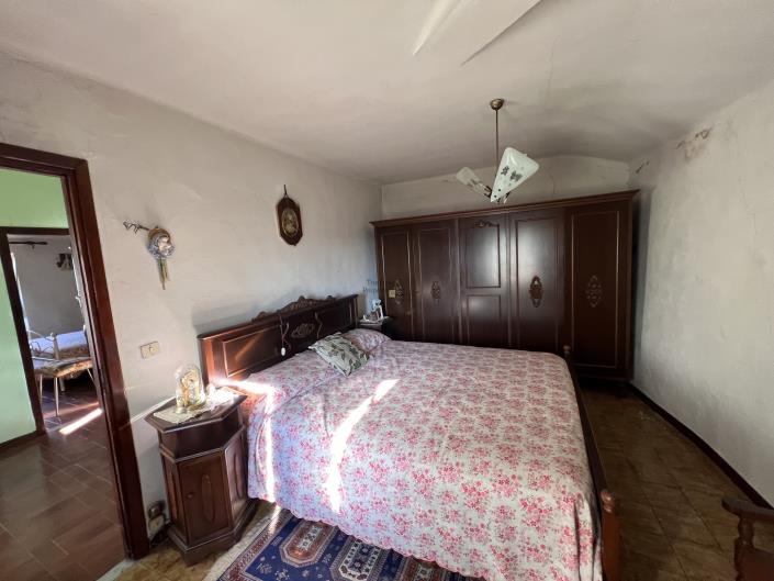 Image No.22-2 Bed Semi-Detached for sale