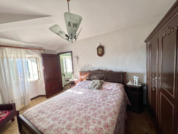 Image No.9-2 Bed Semi-Detached for sale