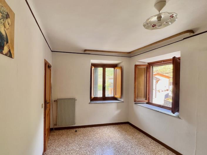 Image No.19-3 Bed House for sale