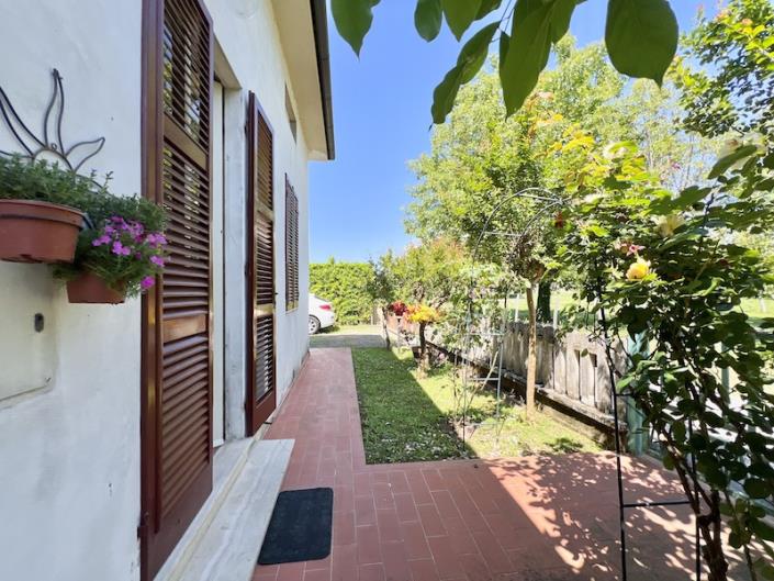 Image No.10-4 Bed House/Villa for sale