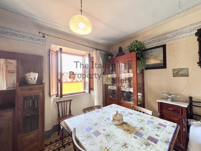 Image No.31-3 Bed House for sale