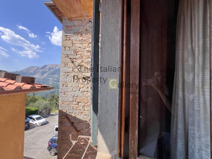 Image No.11-3 Bed House for sale