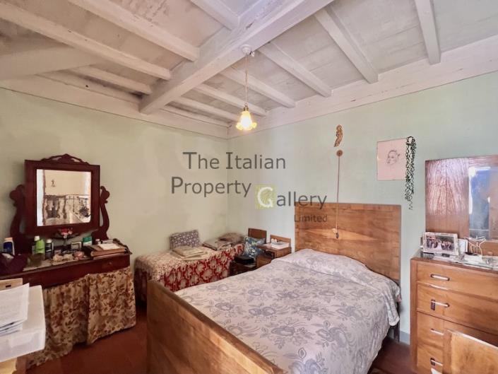 Image No.12-3 Bed House for sale