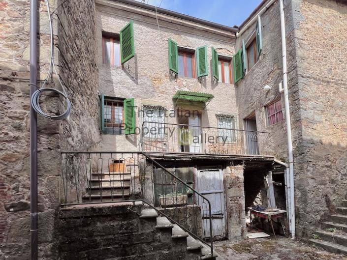 Image No.11-3 Bed House for sale