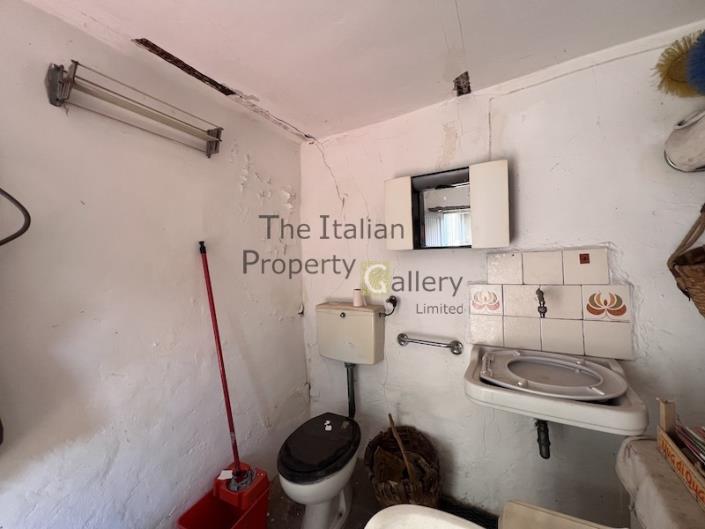 Image No.9-3 Bed House for sale