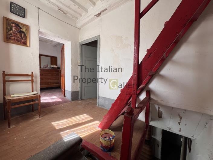 Image No.12-3 Bed House for sale