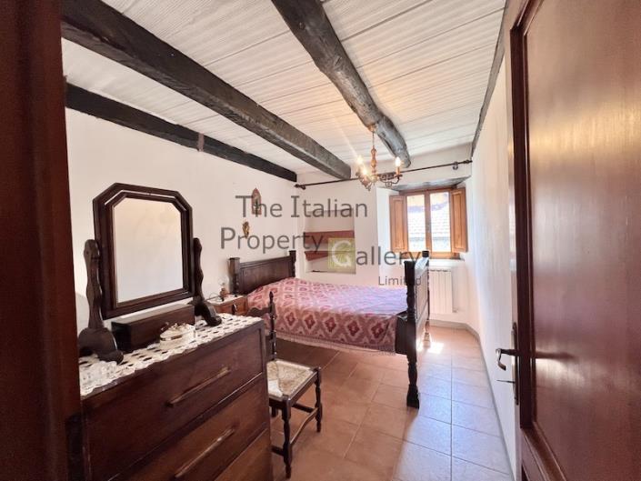 Image No.17-3 Bed House for sale