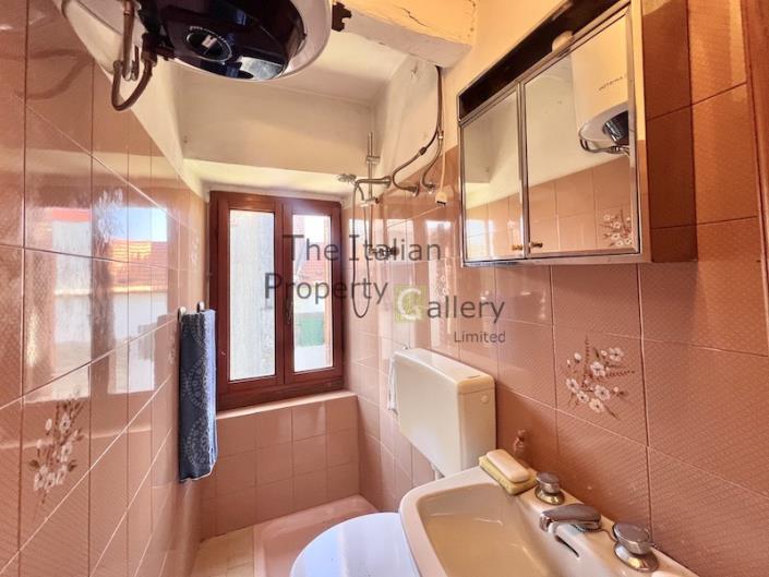 Image No.5-3 Bed House for sale