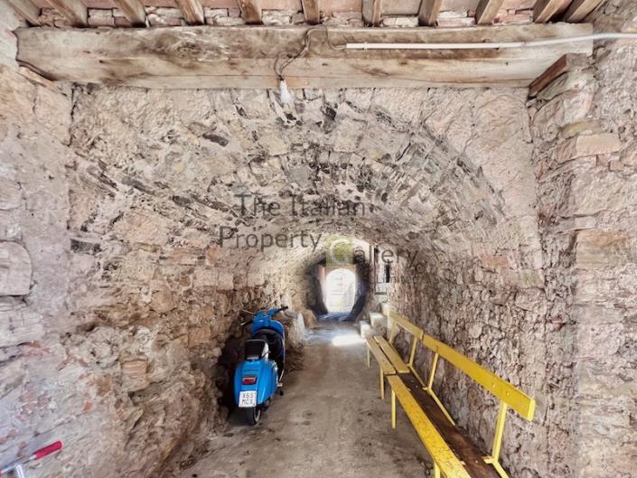 Image No.24-3 Bed House for sale