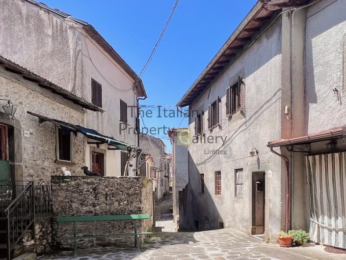 Image No.18-3 Bed House for sale