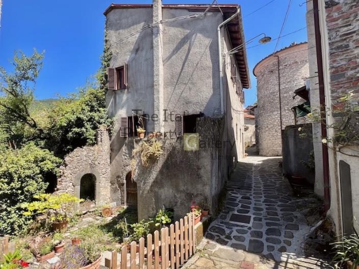 Image No.16-3 Bed House for sale