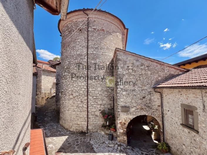 Image No.14-3 Bed House for sale