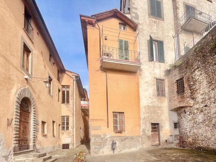 Image No.18-4 Bed House for sale