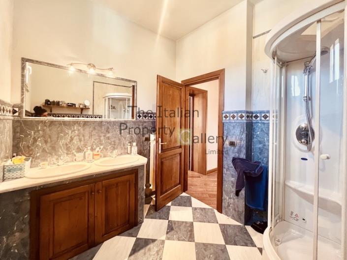 Image No.7-3 Bed Apartment for sale