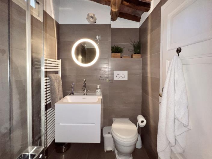 Image No.4-2 Bed House for sale