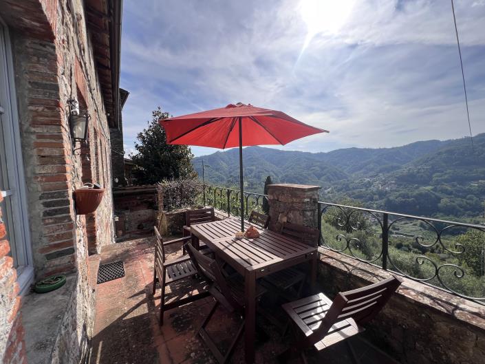 Image No.8-2 Bed House for sale