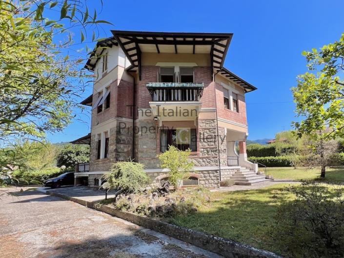 Image No.26-4 Bed Villa / Detached for sale