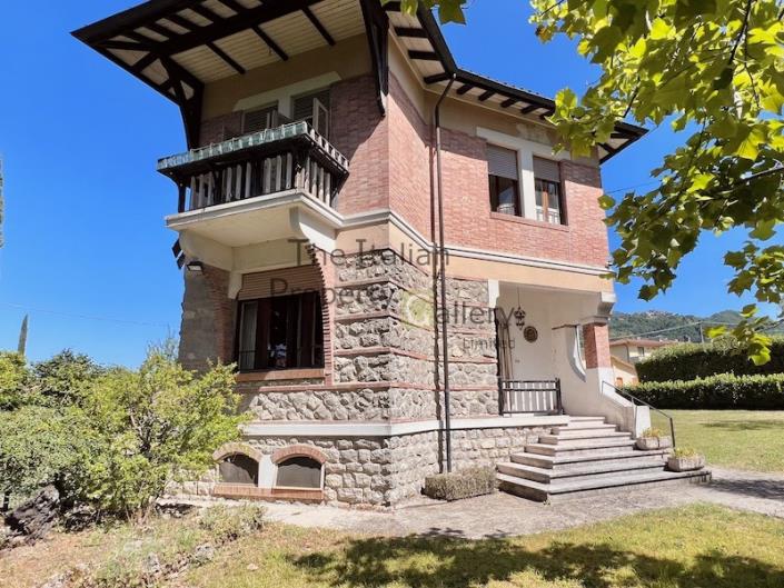 Image No.33-4 Bed Villa / Detached for sale