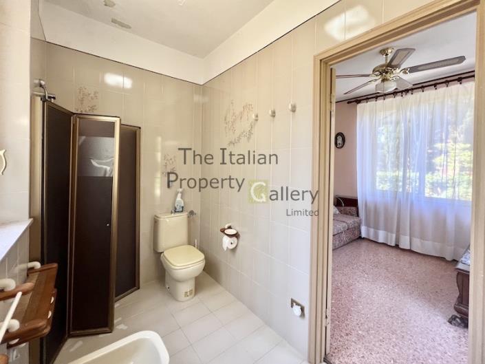 Image No.17-4 Bed Villa / Detached for sale