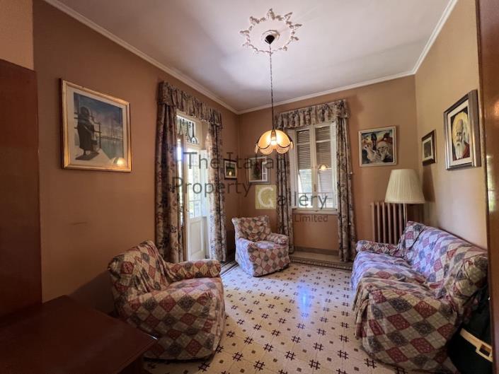 Image No.19-4 Bed Villa / Detached for sale