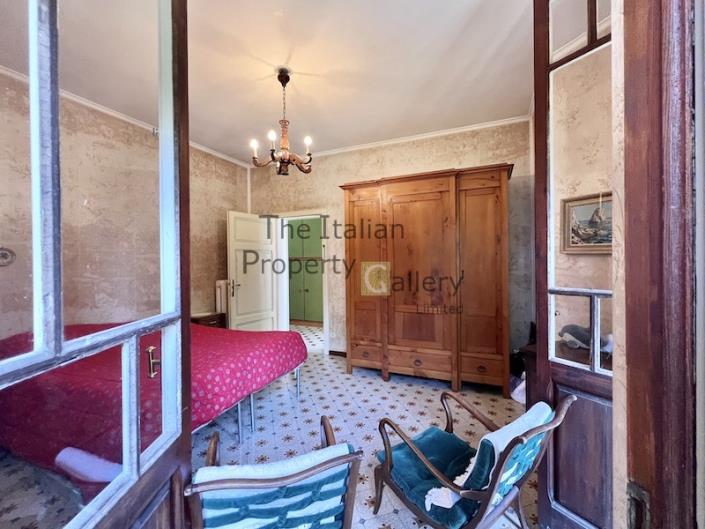 Image No.23-4 Bed Villa / Detached for sale