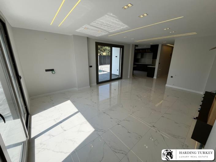 Image No.11-3 Bed Villa / Detached for sale