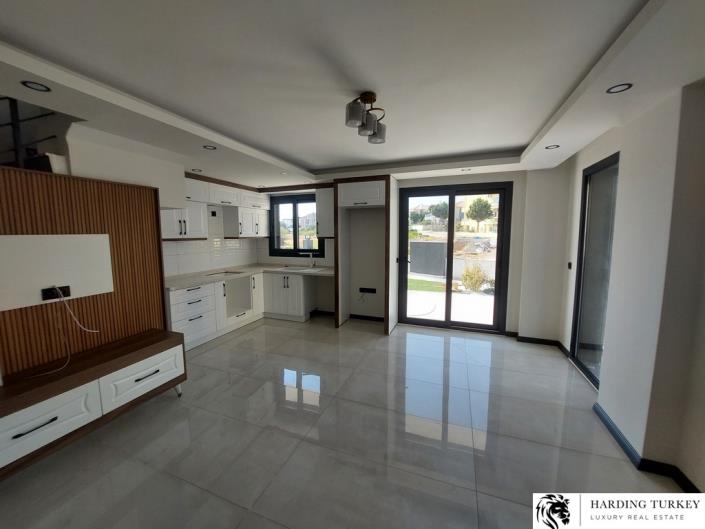 Image No.20-3 Bed Semi-Detached for sale