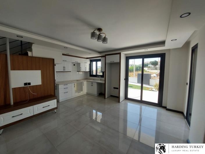 Image No.21-3 Bed Semi-Detached for sale