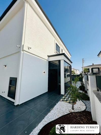 Image No.35-4 Bed Villa / Detached for sale