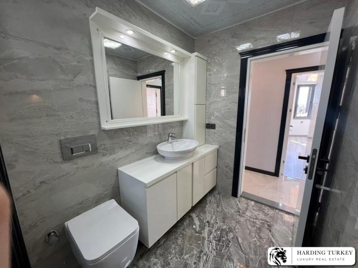 Image No.8-5 Bed Villa / Detached for sale